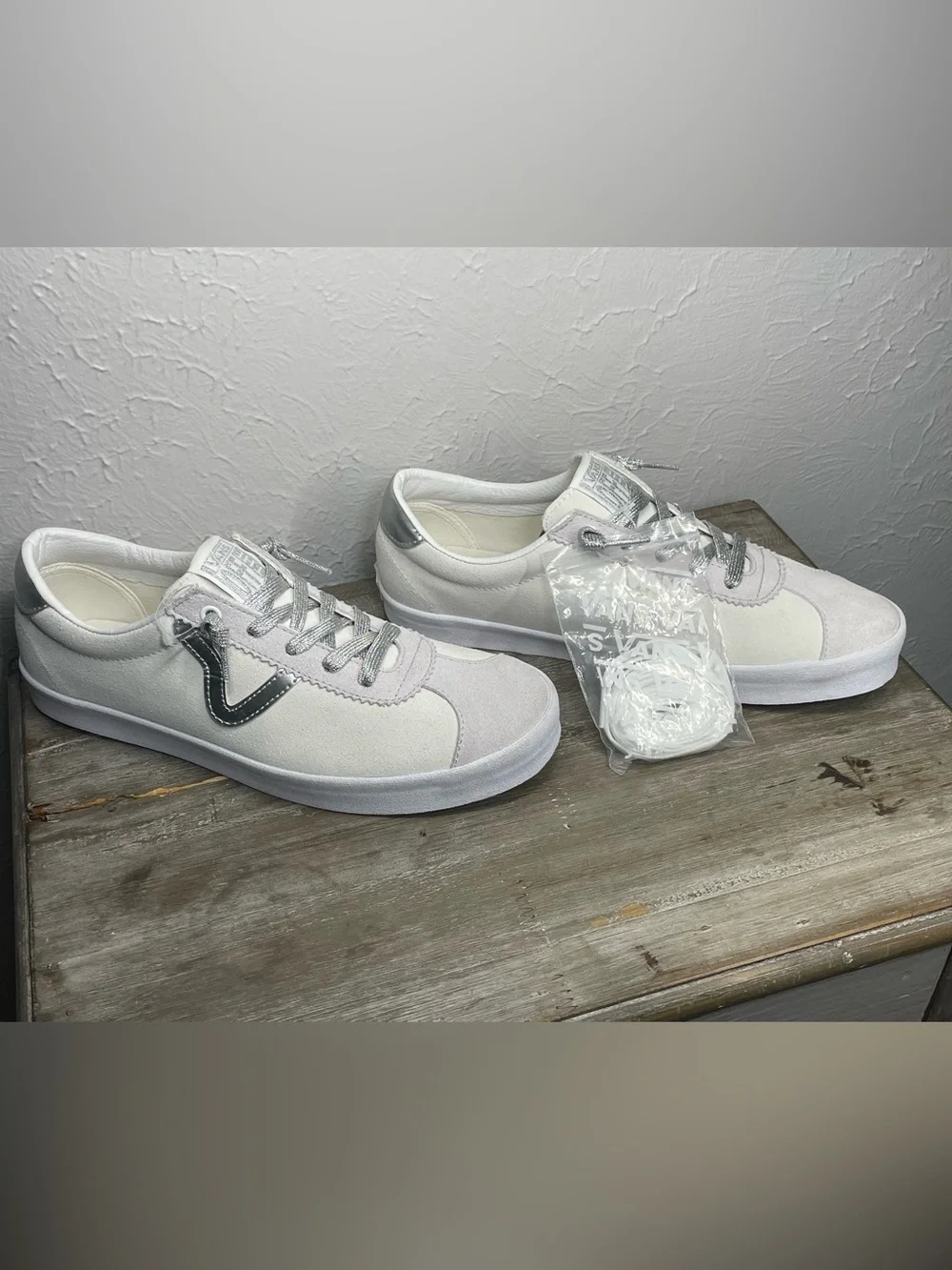 New Vans Sport Low High Shine Suede Sneaker Off-White Silver Metallic 11 W 9.5 M